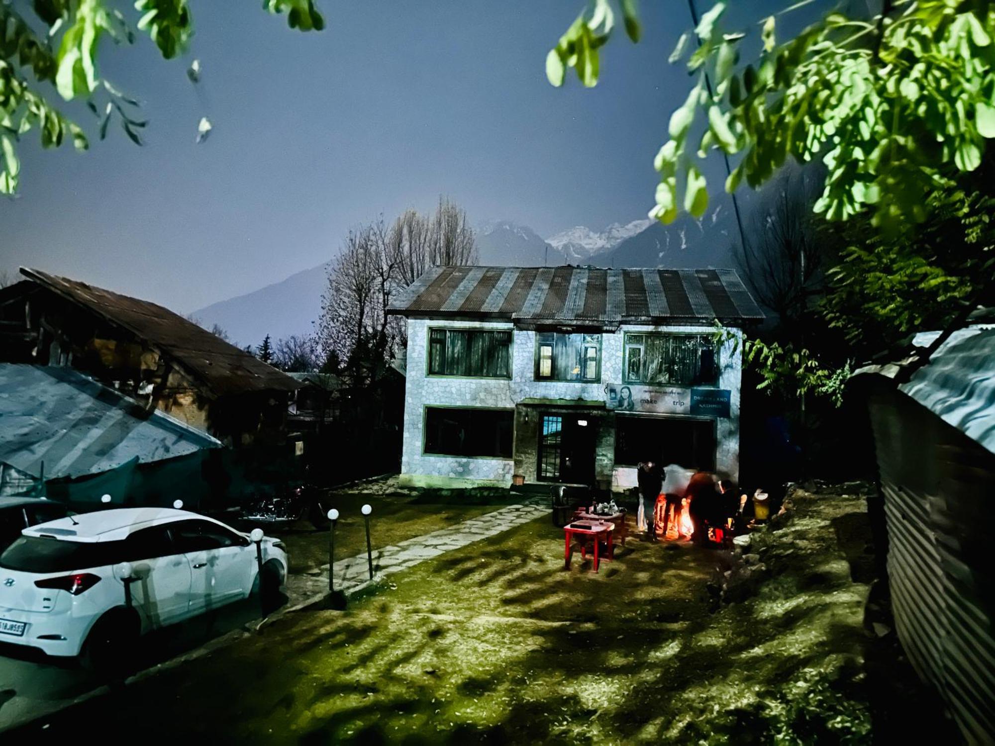 Dreamland Cottage Pahalgām Esterno foto
